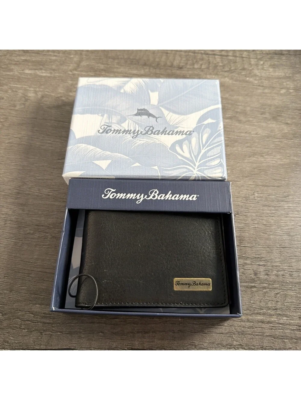 Tommy Bahama Mens Jamaica Bi Fold Leather Wallet Black ID Holder New $95 Msrp